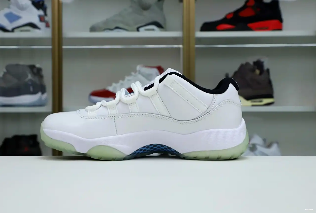 11 LOW JORDAN LEGEND RETRO AIR BLUE 0421